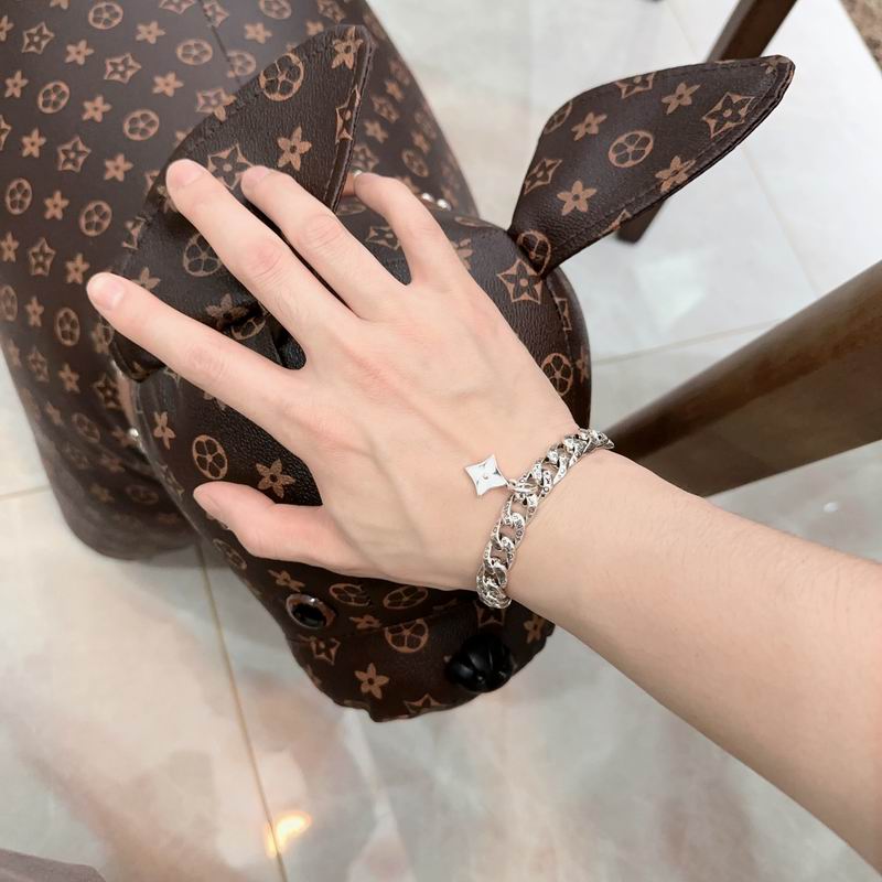 LV Bracelet 05yxh52 (5)