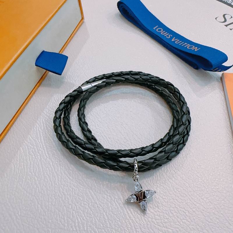 LV Bracelet 05yxh53 (1)