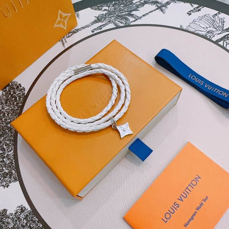 LV Bracelet 05yxh57 (3)