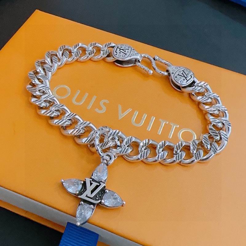 LV Bracelet 05yxh58 (3)