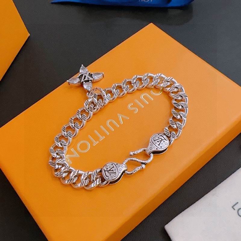 LV Bracelet 05yxh58 (4)