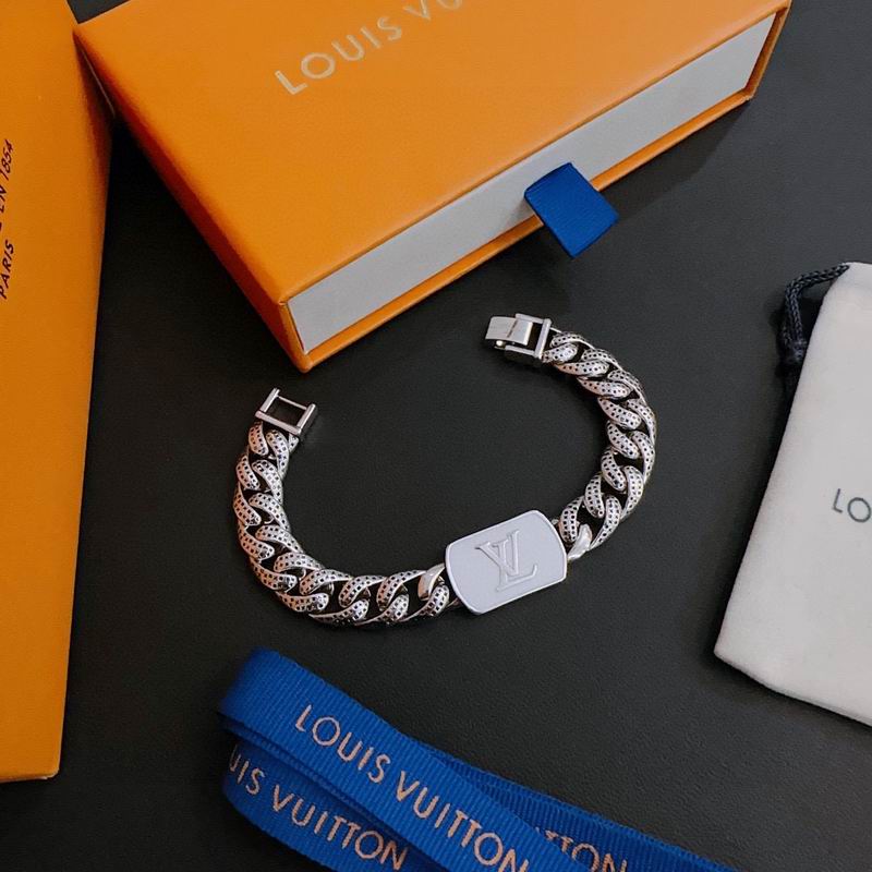 LV Bracelet 05yxh59 (2)