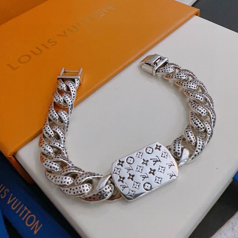 LV Bracelet 05yxh59 (3)