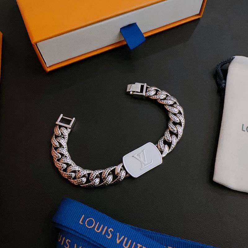 LV Bracelet 05yxh59 (6)