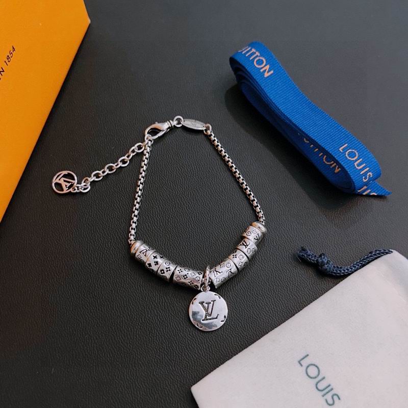 LV Bracelet 05yxh61 (5)
