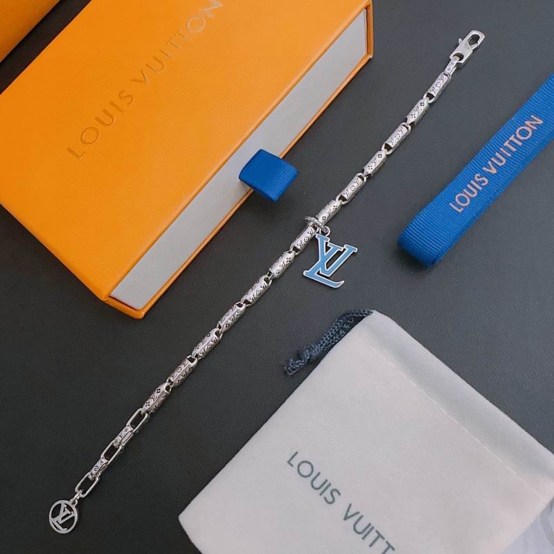 LV Bracelet 05yxh63 (4)
