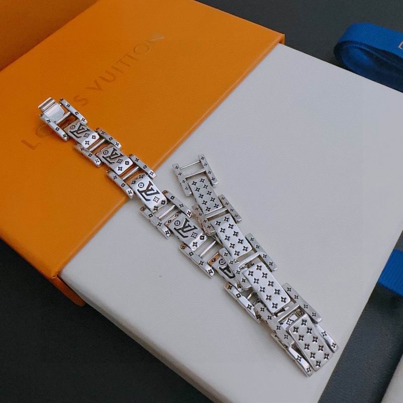 LV Bracelet 05yxh66 (5)