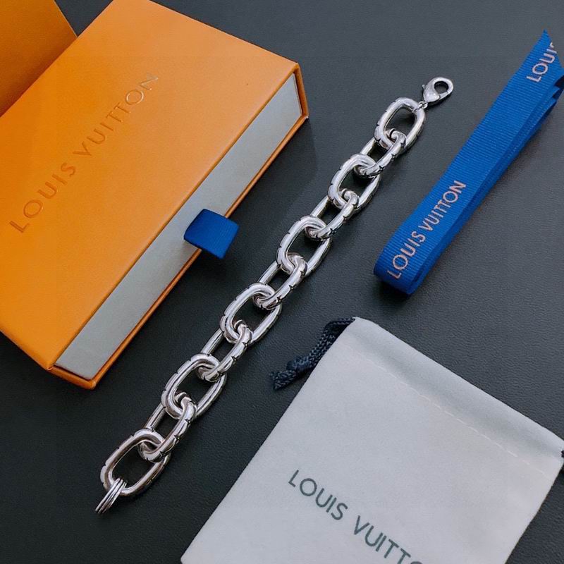 LV Bracelet 05yxh68 (4)