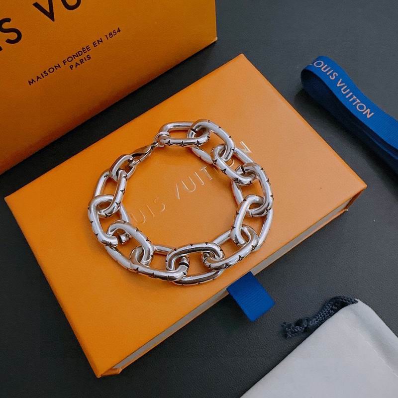LV Bracelet 05yxh68 (6)