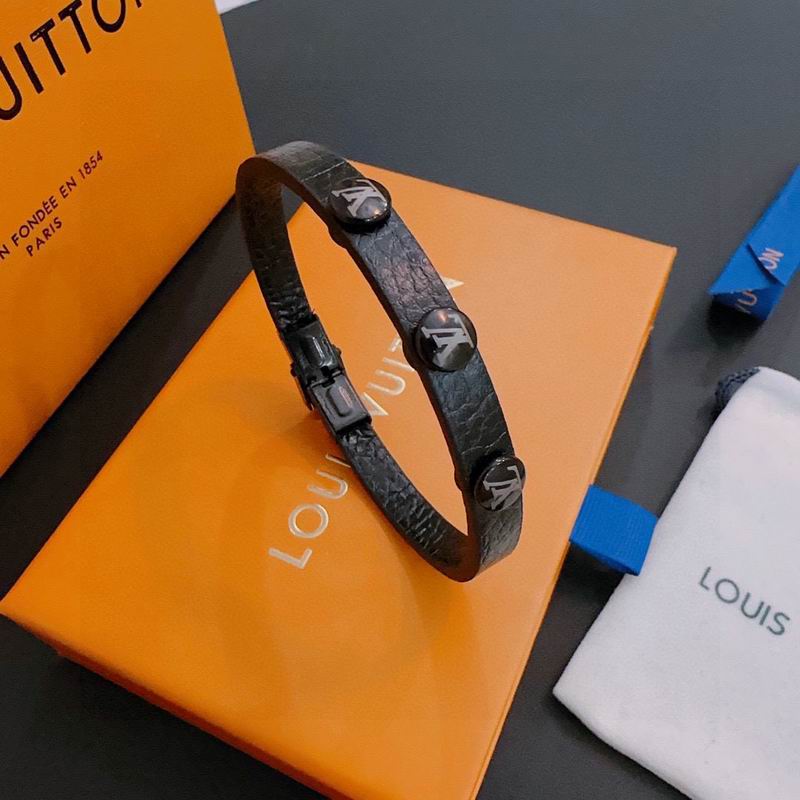 LV Bracelet 05yxh70 (2)