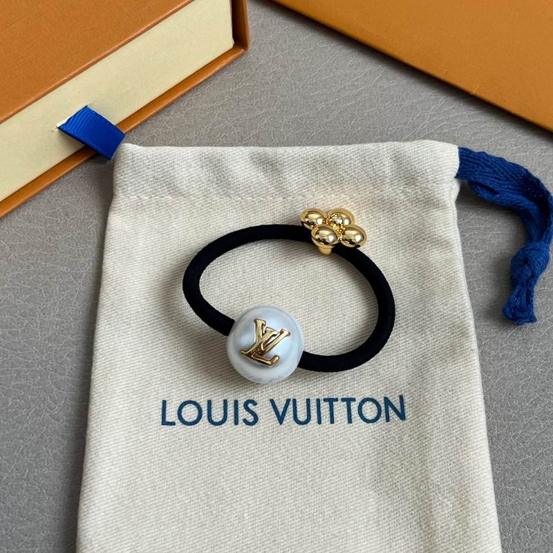 LV Bracelet 05yxh71 (2)