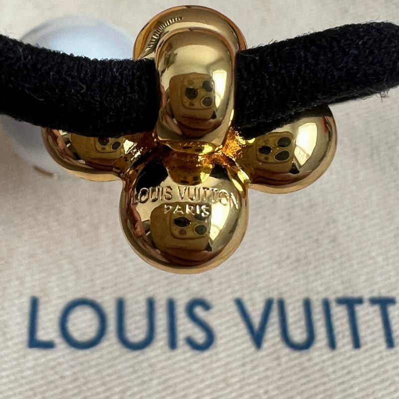 LV Bracelet 05yxh71 (5)