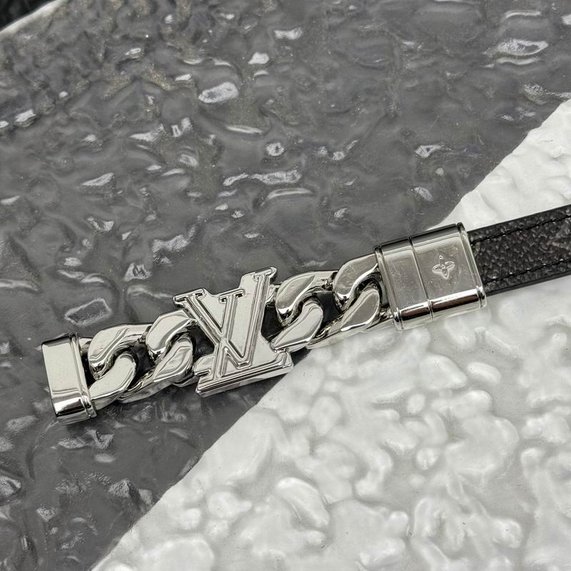 LV Bracelet 05yxh72 (3)