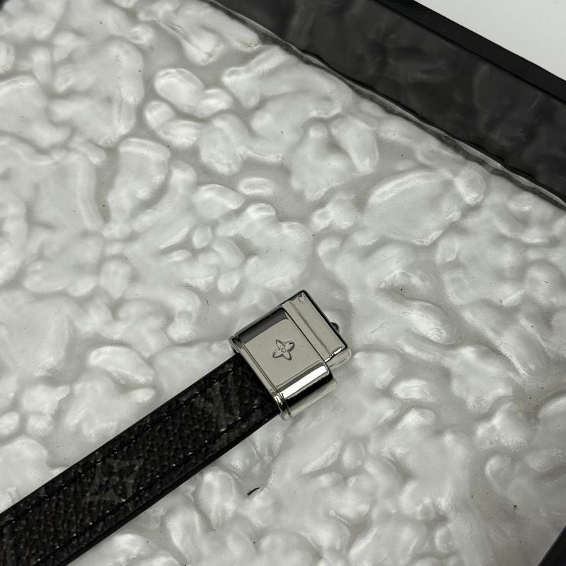 LV Bracelet 05yxh72 (5)