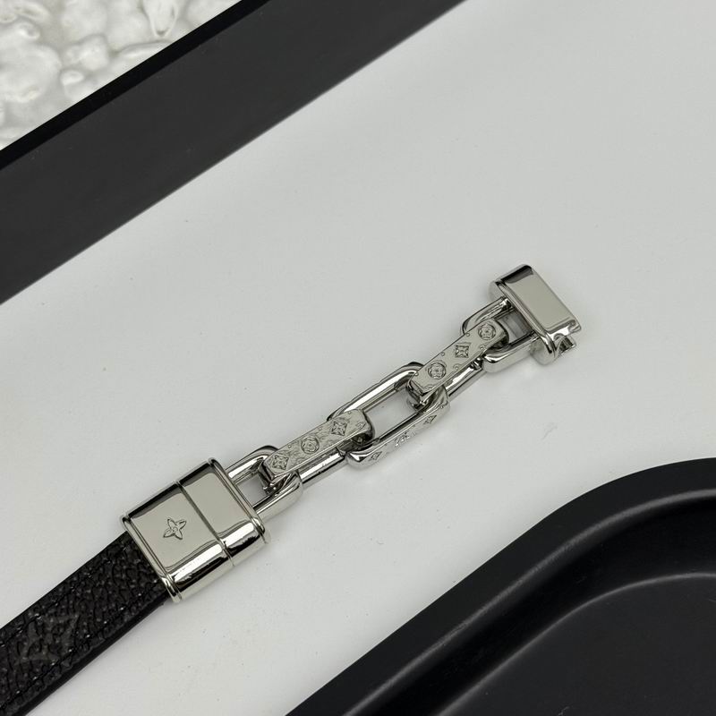 LV Bracelet 05yxh73 (2)