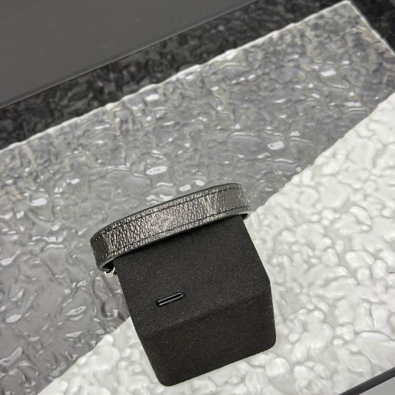 LV Bracelet 05yxh73 (6)