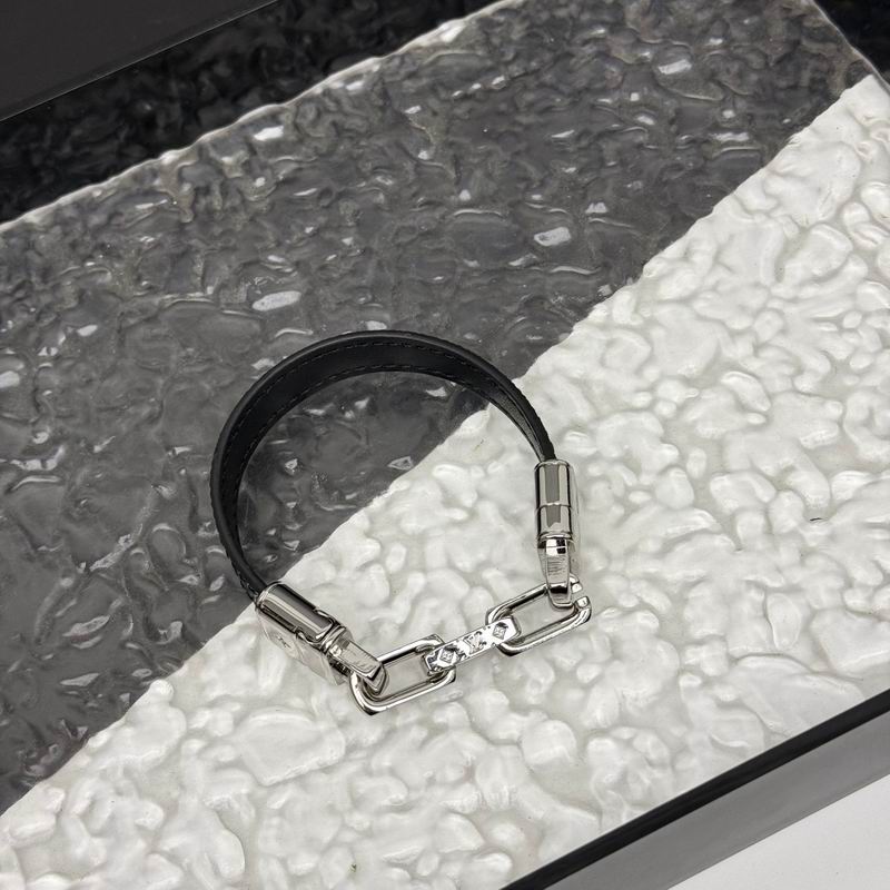 LV Bracelet 05yxh73 (7)
