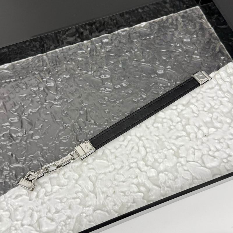 LV Bracelet 05yxh74 (2)