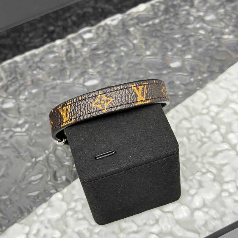 LV Bracelet 05yxh74 (7)