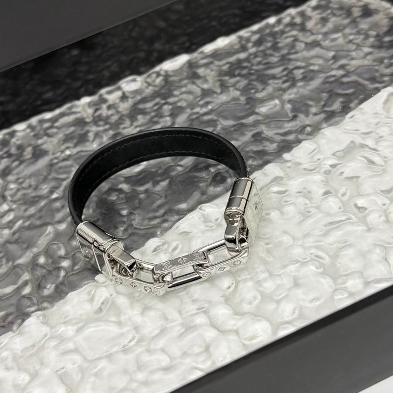 LV Bracelet 05yxh74 (8)