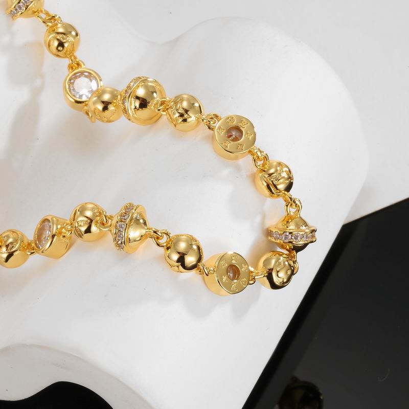 LV Bracelet 05yxh78 (5)