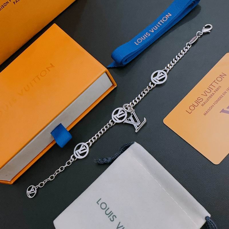 LV Bracelet 05yxh82 (3)