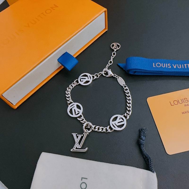 LV Bracelet 05yxh82 (6)