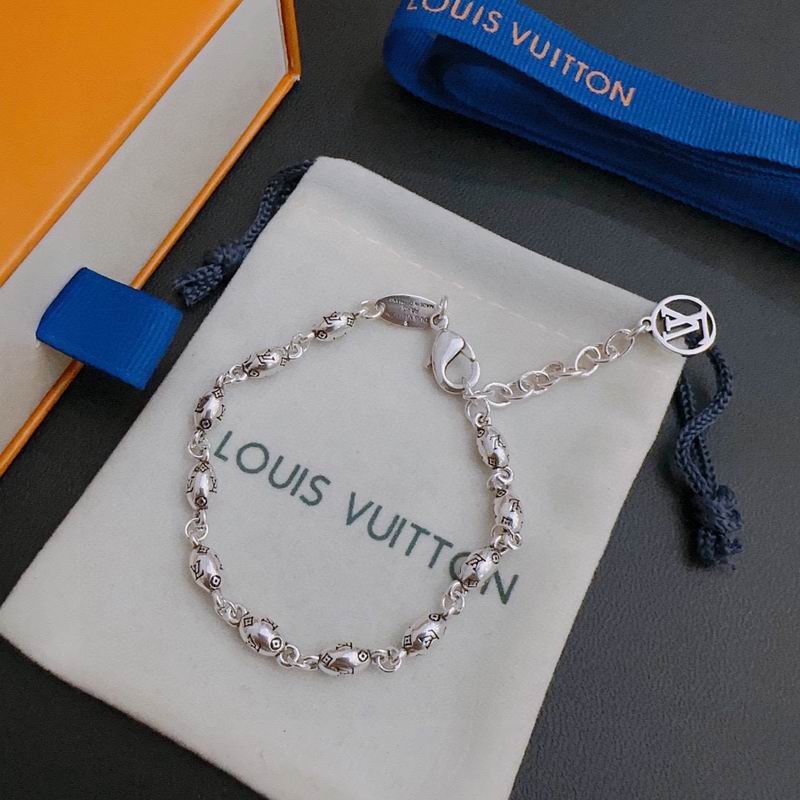 LV Bracelet 05yxh83 (1)