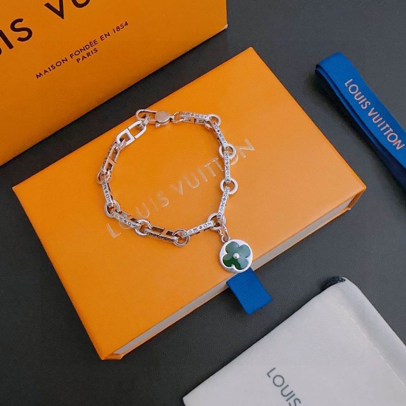 LV Bracelet 05yxh85 (2)