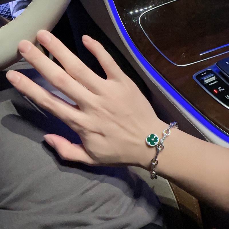 LV Bracelet 05yxh85 (5)