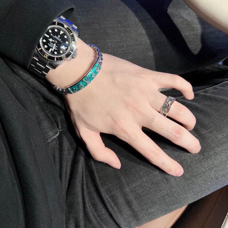 LV Bracelet 05yxh86 (4)