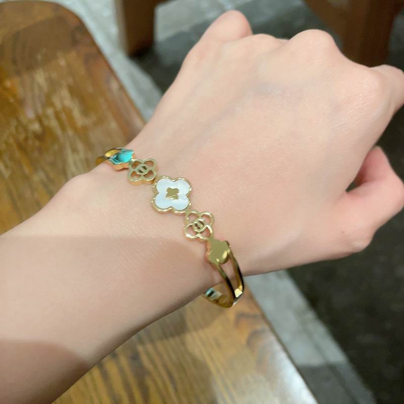 LV Bracelet 05yxh88 (8)