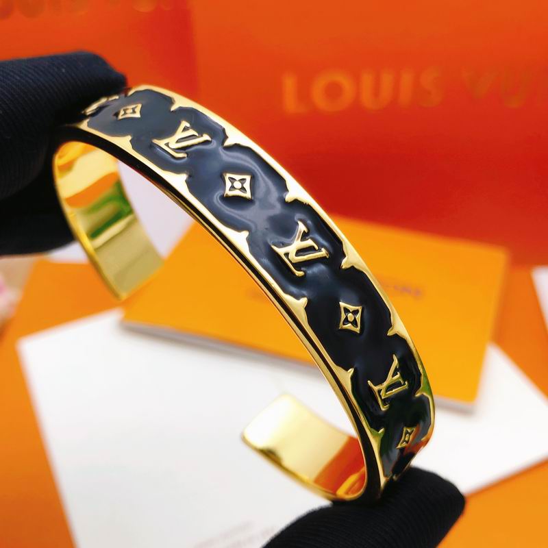 LV Bracelet 05yxh89 (3)
