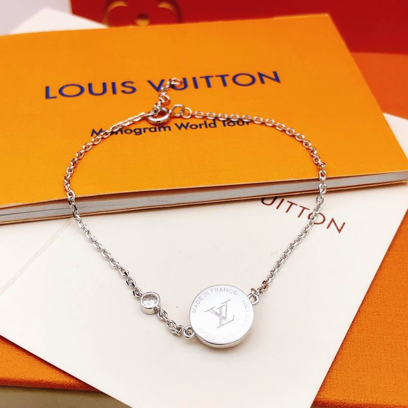 LV Bracelet 05yxh90 (2)