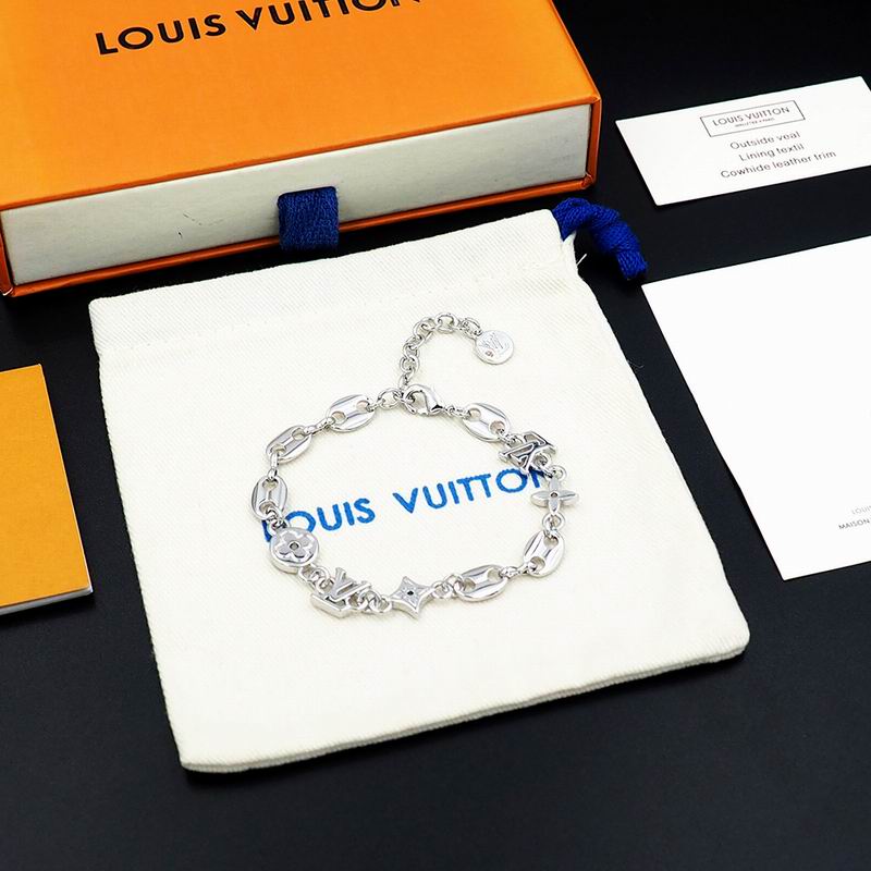 LV Bracelet 05yxh97 (10)