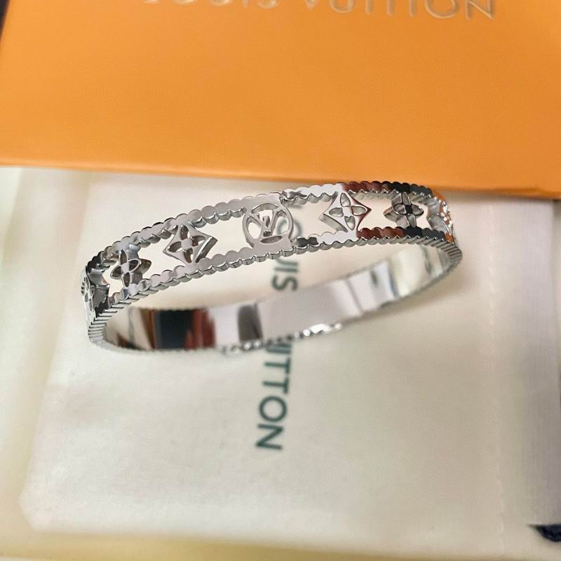 LV Bracelet 05yxh98 (3)