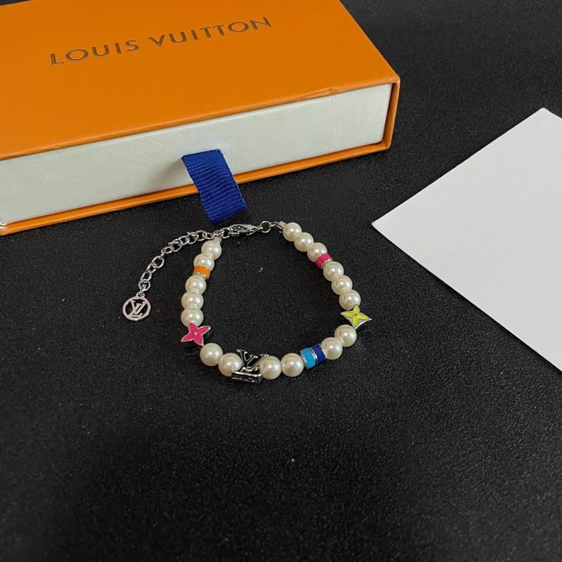 LV Bracelet 05yxh99 (1)