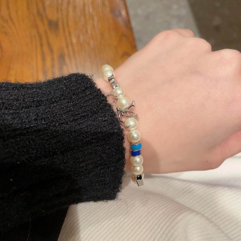 LV Bracelet 05yxh99 (5)