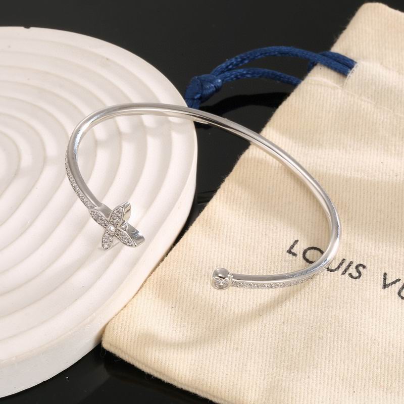 LV Bracelet 06yxh04 (2)