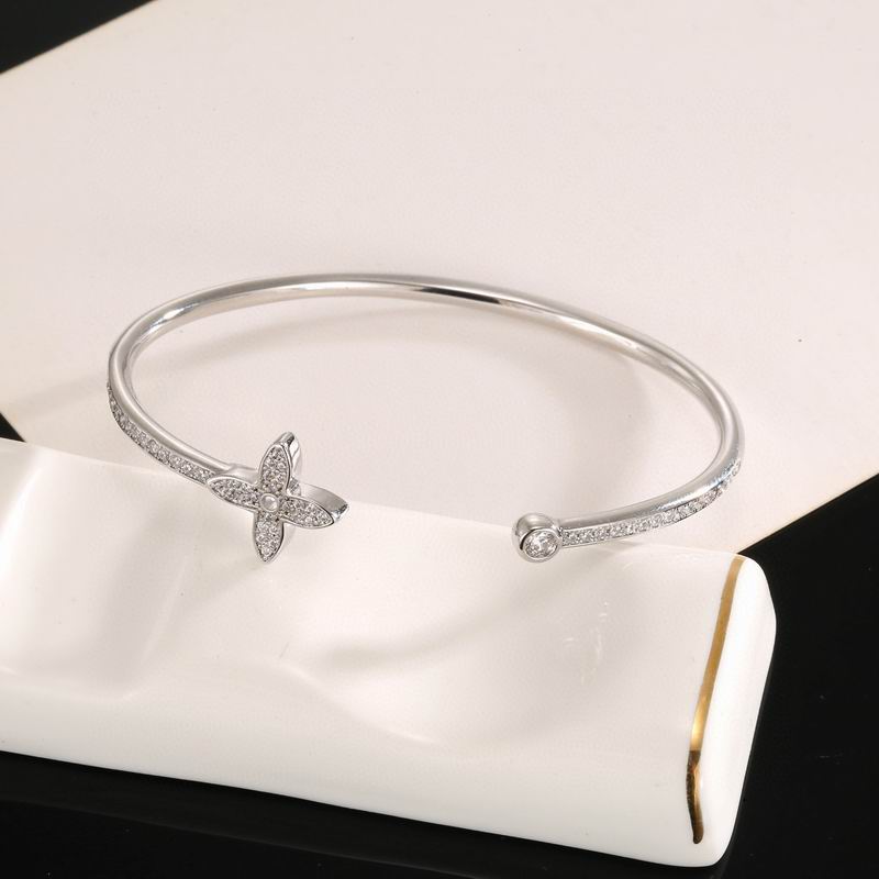 LV Bracelet 06yxh04 (5)