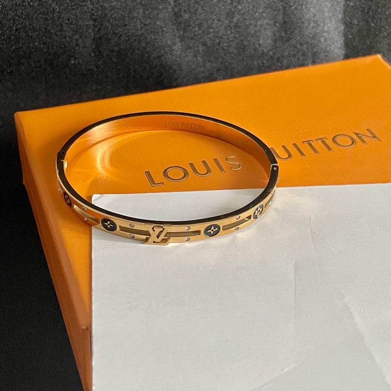 LV Bracelet 06yxh05 (2)