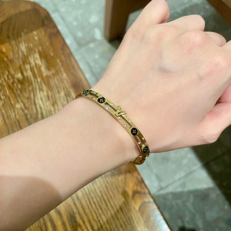 LV Bracelet 06yxh05 (5)