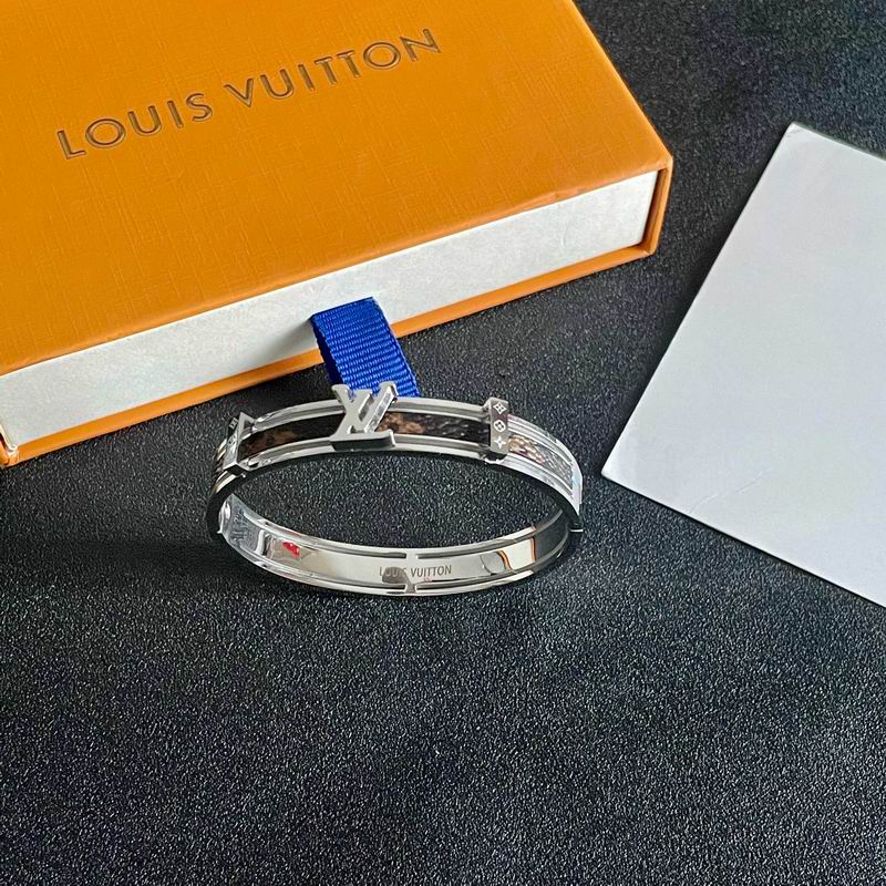 LV Bracelet 06yxh06 (1)