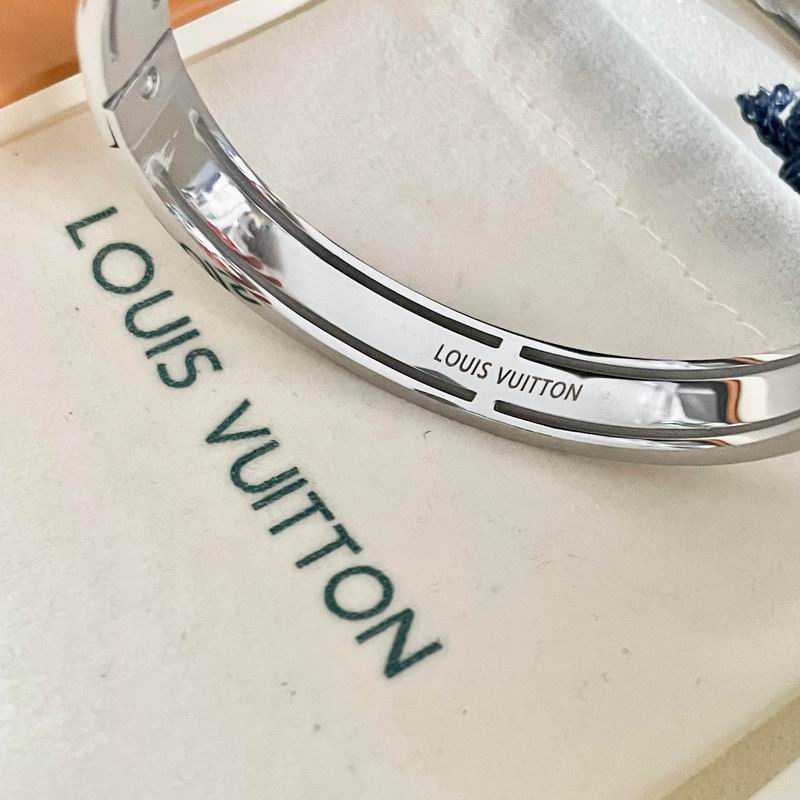 LV Bracelet 06yxh06 (3)