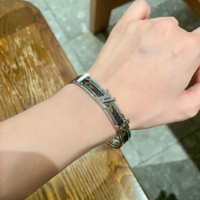 LV Bracelet 06yxh06 (5)