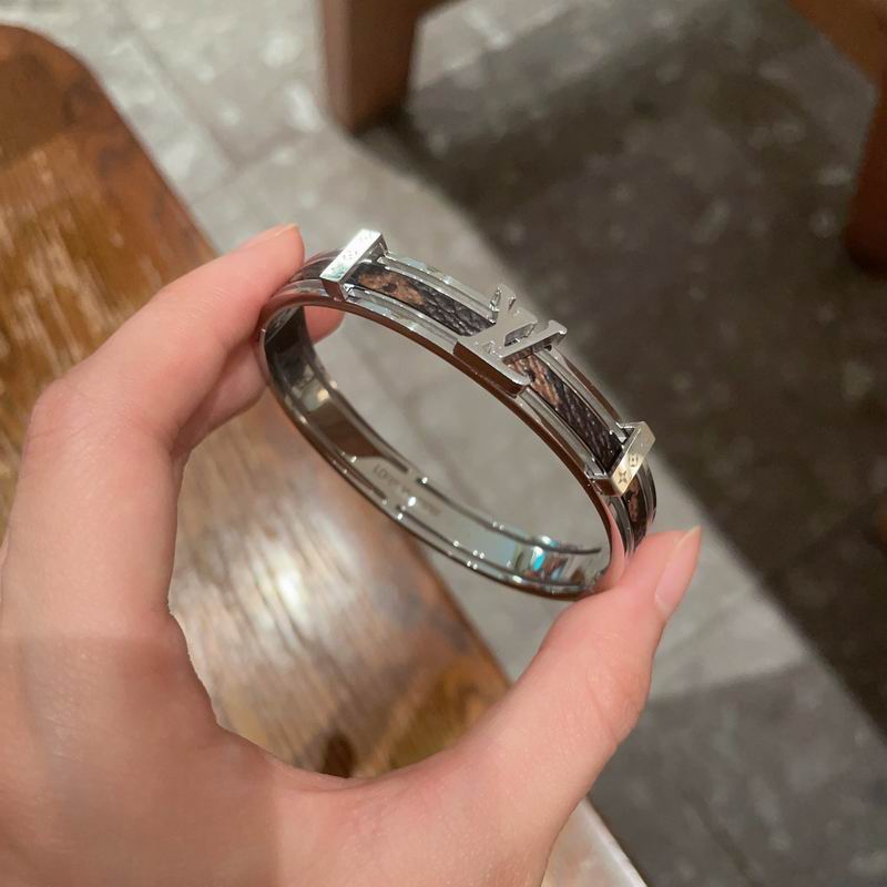 LV Bracelet 06yxh06 (6)