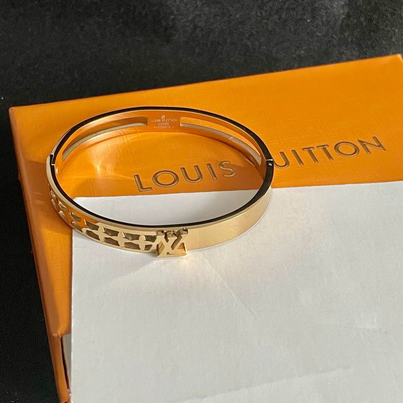 LV Bracelet 06yxh08 (1)