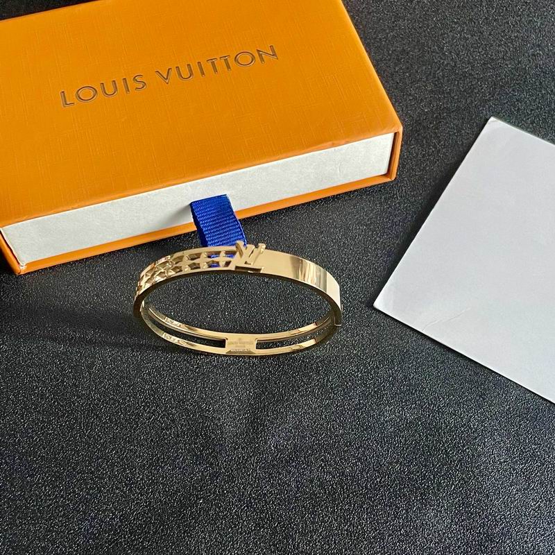 LV Bracelet 06yxh08 (2)
