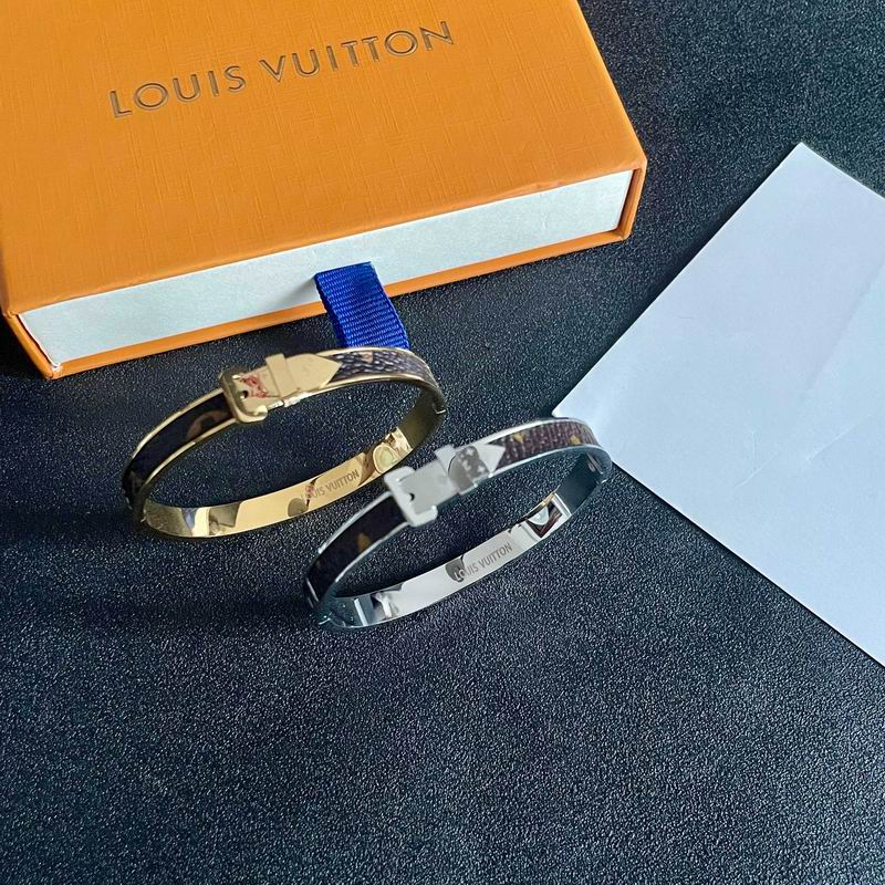 LV Bracelet 06yxh09 (1)
