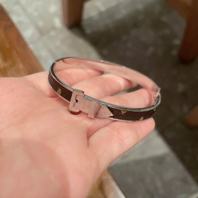 LV Bracelet 06yxh09 (6)
